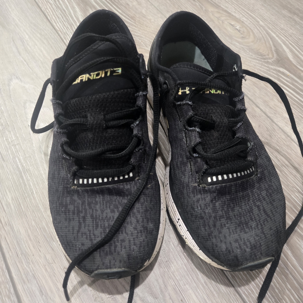 Under Armour Womens Black and White Athletic Shoes